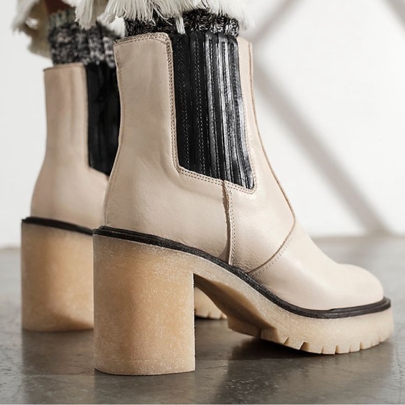 Free People James Chelsea Chunky Heel Leather Boots New in Box Bone / White - Picture 1 of 6